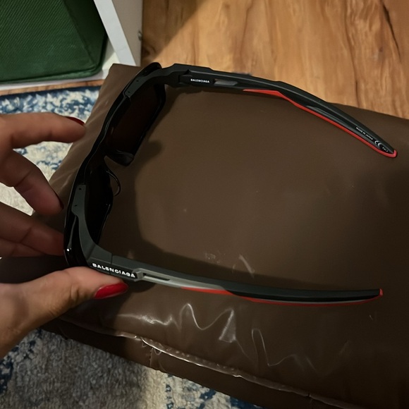 BALENCIAGA SPORT SUNGLASSES - Picture 3 of 4
